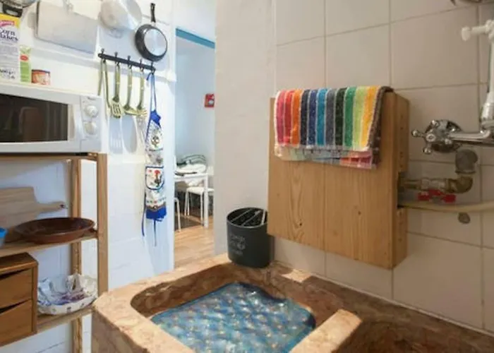 Apartament Very Typical House